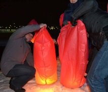 Запуск воздушных фонариков на набережной Суры в День влюблённых